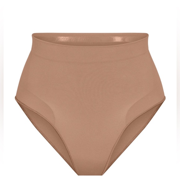 LOT of 2 NWT SKIMS shapewear seamless sculpt mid-waisted brief size medium - Picture 3 of 10